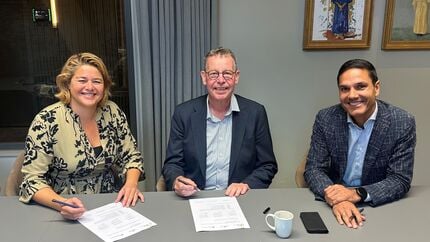 Tanja Kruijer Directeur GGD Noord-Holland Noord, Wethouder Peter de Vrij, en Stefan van Schaik directeur-bestuurder Woningstichting Den Helder.